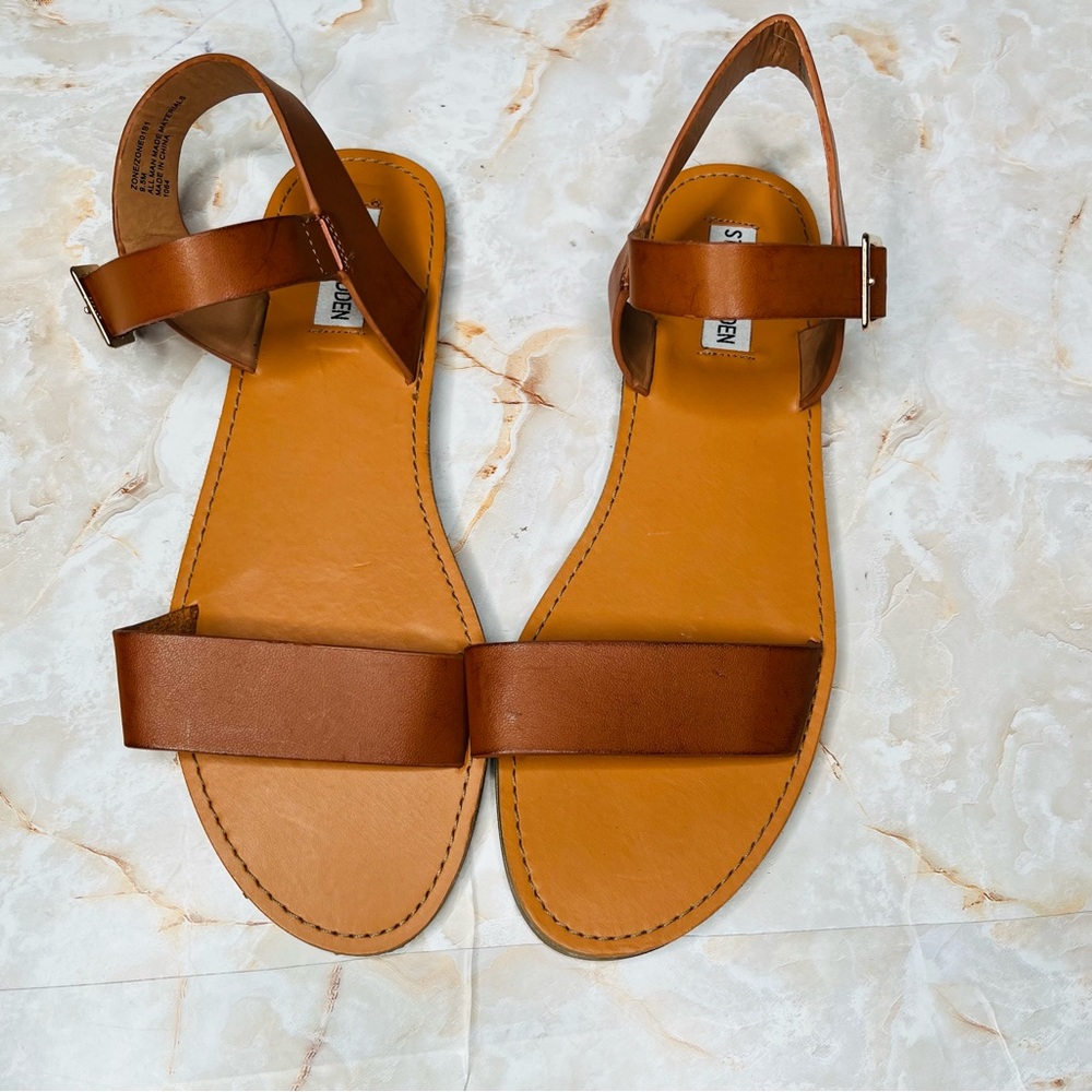 STEVE MADDEN FLAT CAMEL BROWN SANDALS NEW 9.5